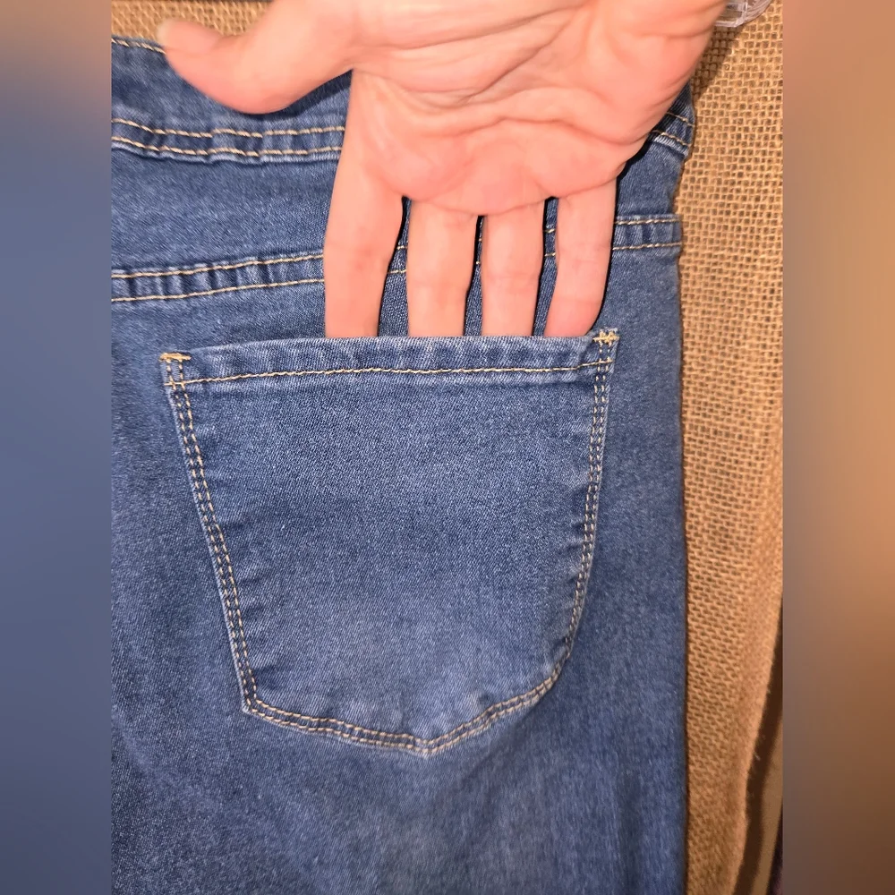 Women's Juniors Thread And Others Distressed Raw Hem Jeans Pants Size 13/31 - Picture 13 of 15